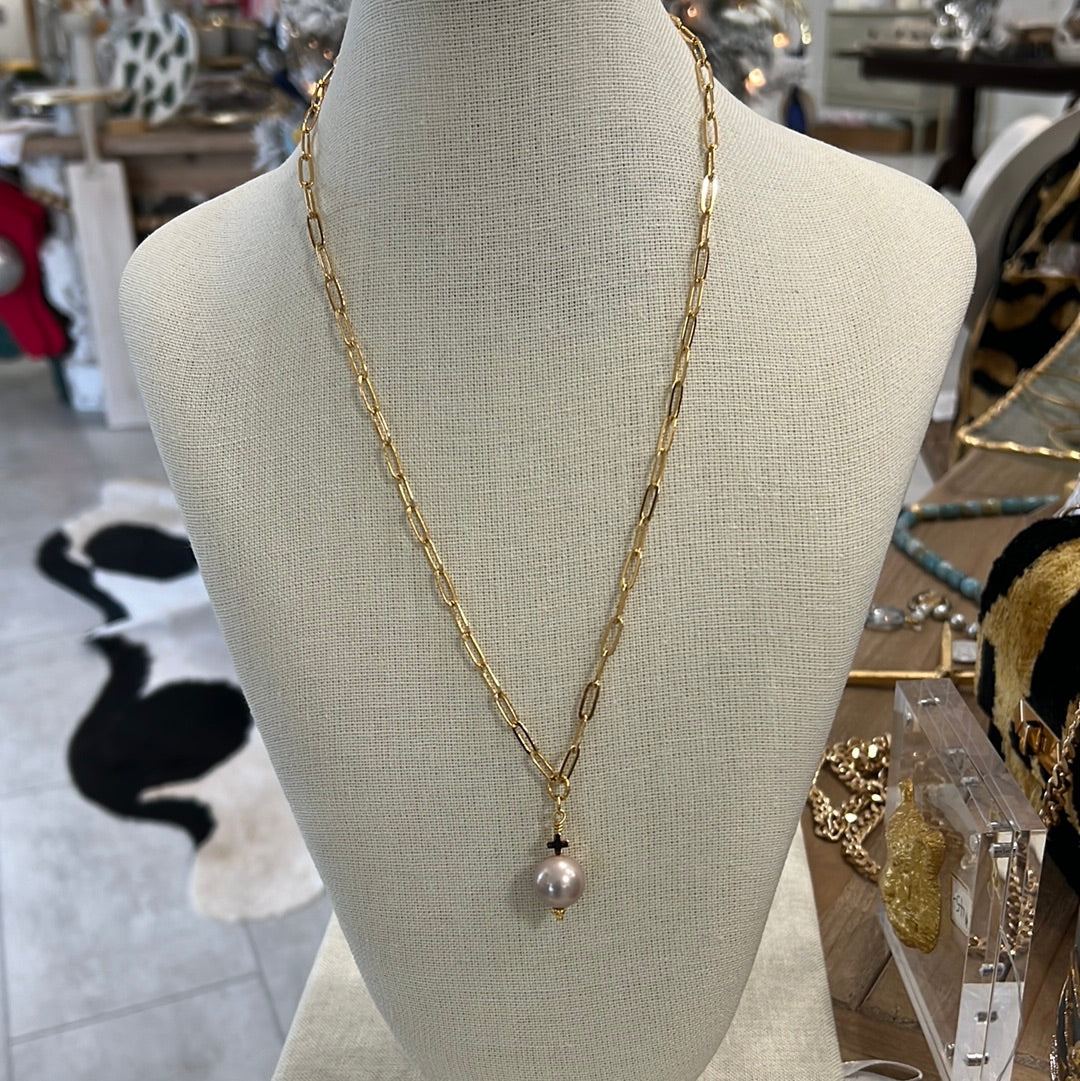 A19 ROSE PEARL WITH CROSS NECKLACE